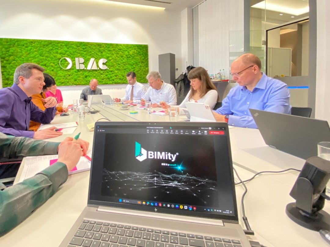 Laptop mit Logo BIMity BAC BIM Workshop