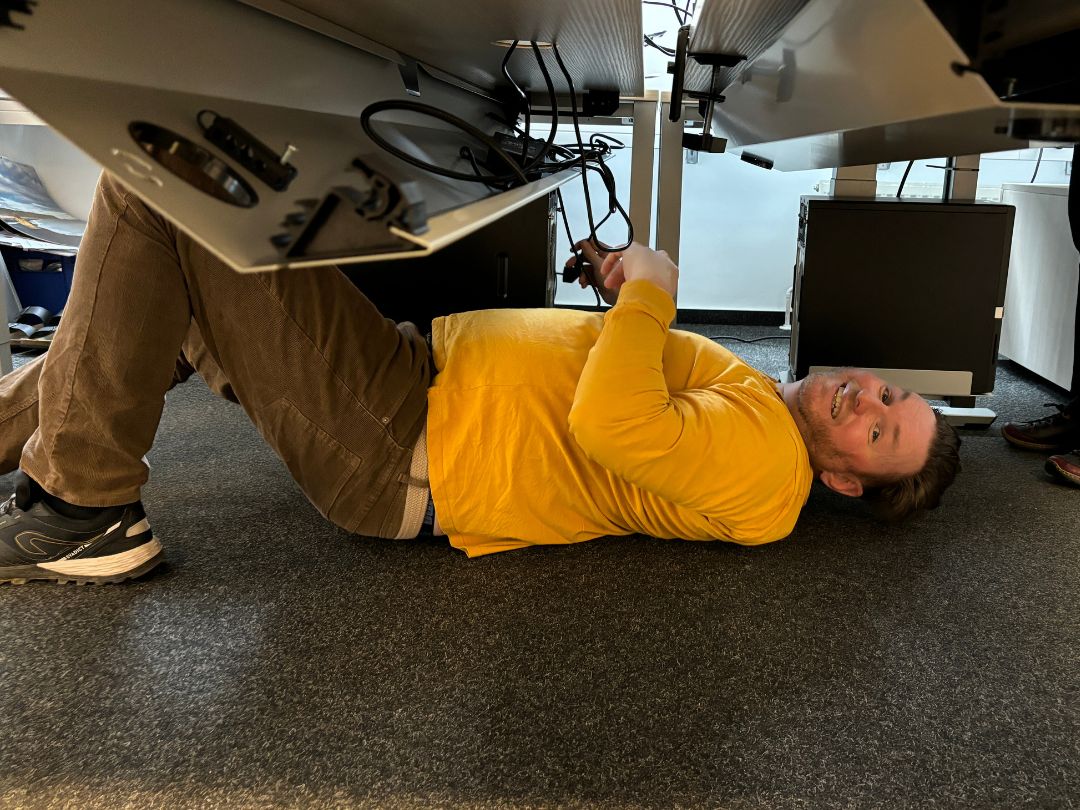 Die Technik wird angeschlossen.